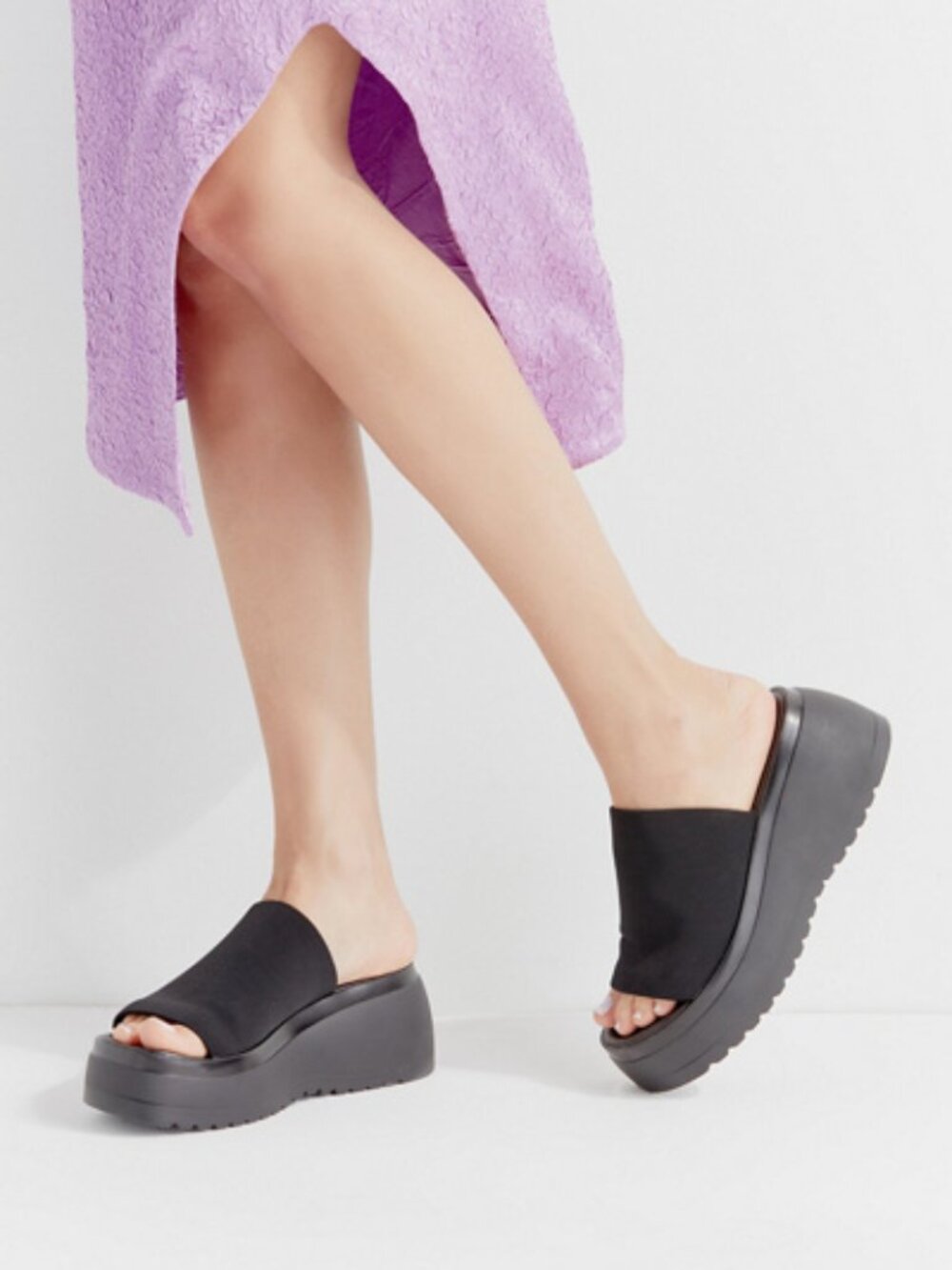 Steve Madden UO Scrunchy Platform Sandal Black (Size 7)